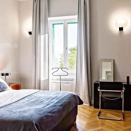 Deluxe Beachfront Klara, Apartamento