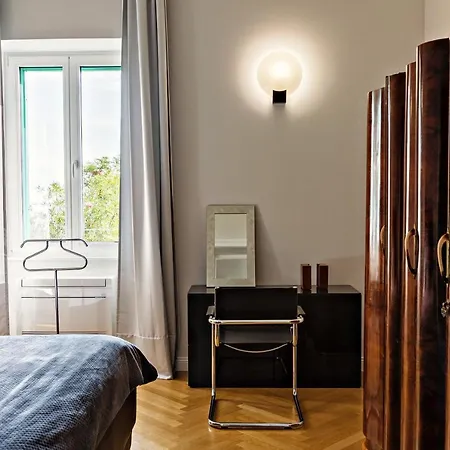 Apartment Deluxe Beachfront Klara, Lovran